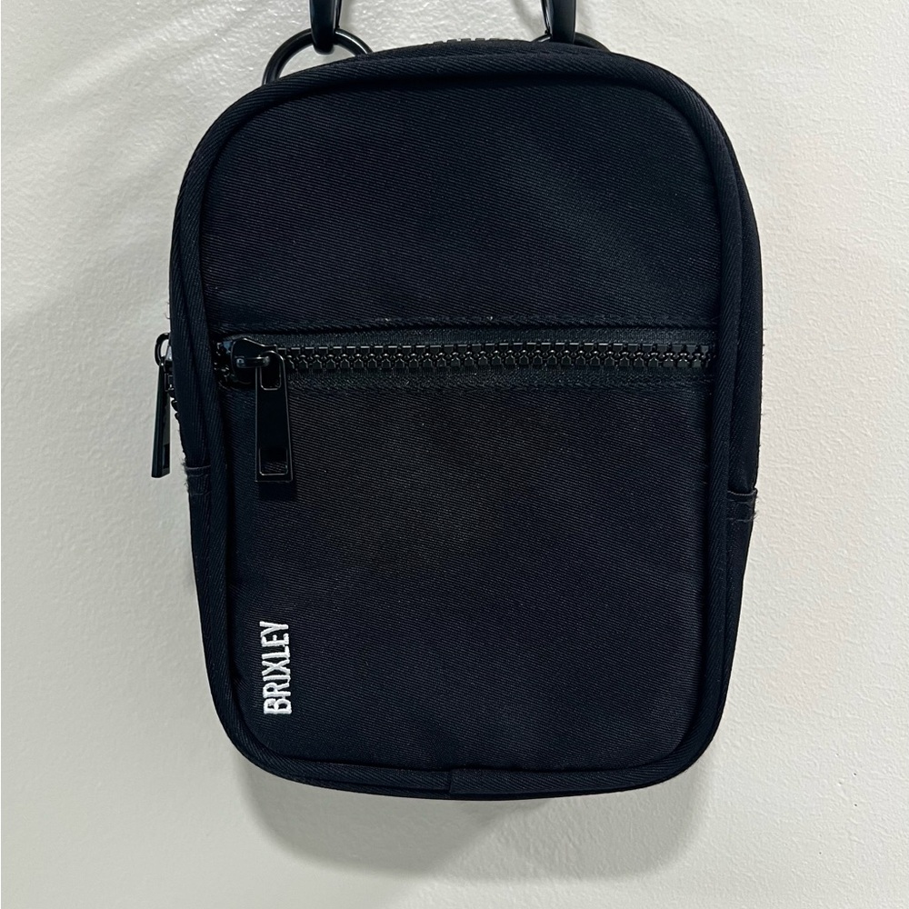 Brixley Jet Crossbody Sling